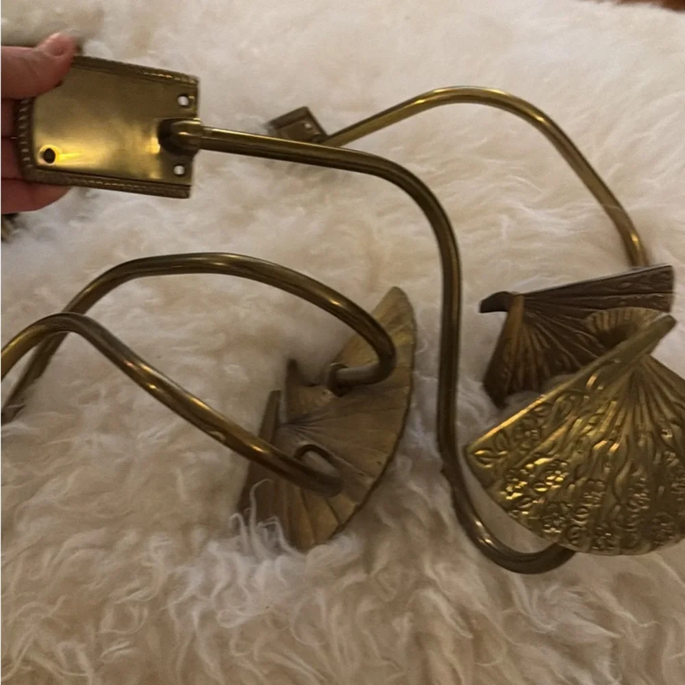 4x Alntique Brass Fan Curtain & Drape Holder